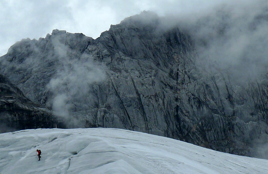 Papua_2019_10_CarstenszPyramide